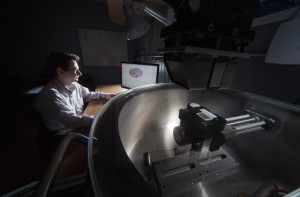 Microspeaker undergoing a full laser scan in vacuum