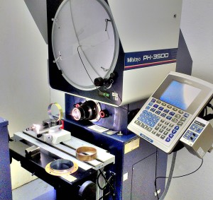 Measuring the circularity of a voice coil with the Mitutoyo Digital Optical Profile Projector